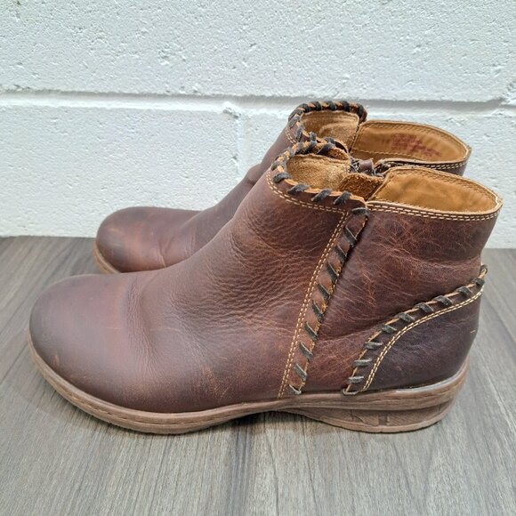 Comfortiva Align Leather Weatherproof Ankle Boots Women's Size 8W Brown Zip Side - Picture 2 of 8